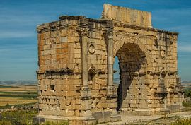 Zu Ehren des Kaisers Caracalla errichteter Triumphbogen auf dem Decumanus