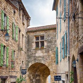 Eine Straße in Cordes-sur-Ciel von Christa Thieme-Krus