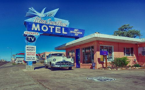 Blue Swallow Motel