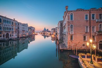 Venetië Grand Canal Zonsopgang van Jean Claude Castor