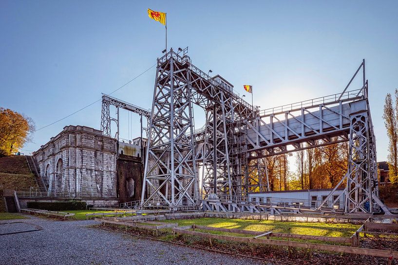 Historic ship lift No. 4 in Thieu by Rob Boon