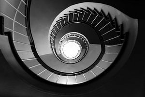 Escalier en colimaçon Café Glockenspiel à Marienplatz, centre de Munich sur Andreea Eva Herczegh