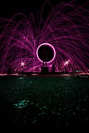 Ring des Feuers in Rosa von Shot by Ari