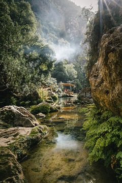 Rivière enchanteresse dans les montagnes marocaines sur Marika Huisman fotografie