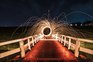 lightpainting on the ravelijn bridge by Lars Mol