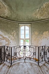 Portail d'entrée d'une villa d'Europe de l'Est