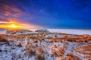 Wintersonnenuntergang! von Justin Sinner Pictures ( Fotograaf op Texel)