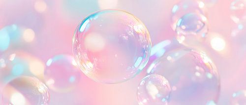 Des bulles de savon colorées sur un fond doux