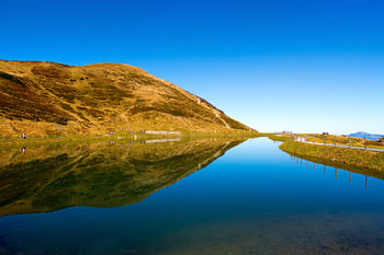 Lac de montagne au Fellhorn dans le Kleinwalsertal
