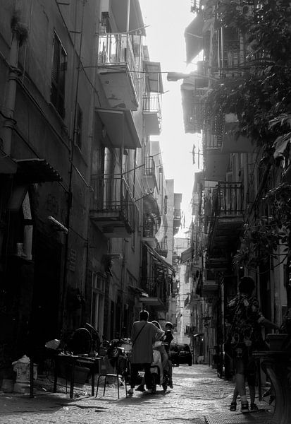 Die engen Gassen von Quartieri Spagnoli, Neapel Italien von photobytommie