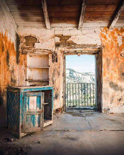 Maison abandonnée avec une belle vue.