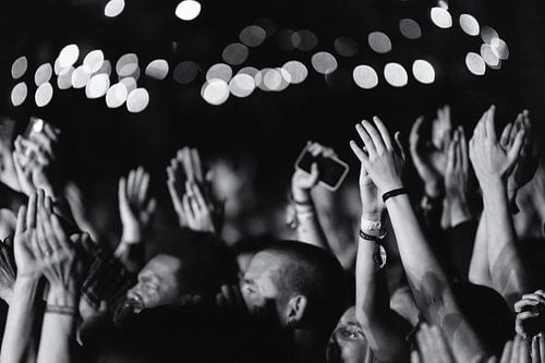 applause at a concert