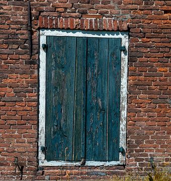 une écoutille battue par les intempéries sur Corrie Ruijer