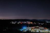 Zuzenhausen bei Nacht (mit Komet) von Uwe Ulrich Grün Miniaturansicht