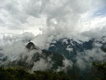 'Bewolking boven het Andesgebergte', Peru  sur Martine Joanne