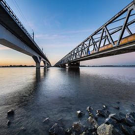 NS train on Moerdijk bridge by Paula Romein