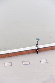 Ein Moment der Stille am Wasser
