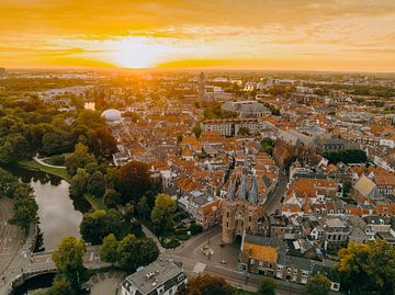 Sassenpoort in Zwolle tijdens zomerse zonsondergang van Sjoerd van der Wal Fotografie