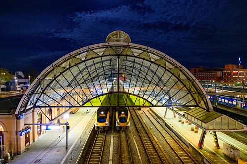 Zwolle train station in the evening by Sjoerd van der Wal Photography