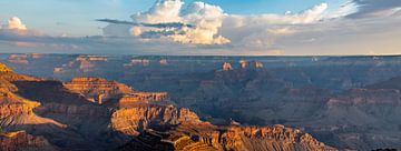 Groot formaat panorama zonsopkomst Grand Canyon van Remco Bosshard