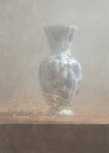 Nature morte avec un vase bleu de Delft sur Sander Van Laar