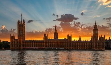 Houses of Parliament and Big Ben at sunset by Markus Lange