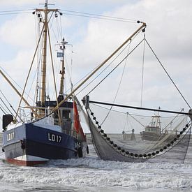 Ameland/Bateau sur la plage sur Rinnie Wijnstra