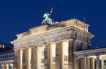 Berlijn Brandenburger Tor op blauw uur