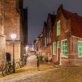 Soirée à Delft ; Kerkstraat sur Jeroen de Jongh