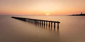 Pfahlreihe auf Hindeloopen bei Sonnenuntergang