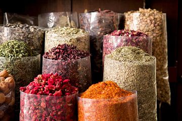 Arabische Gewürze auf dem Souk-Markt von Karijn | Fine art Natuur en Reis Fotografie