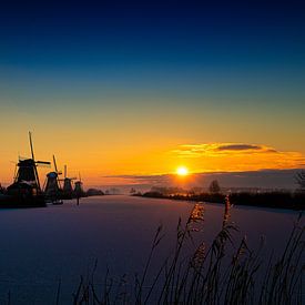 Windmühlen am Wintermorgen (3) von Rob Wareman Fotografie