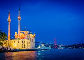Ortaköy-Moschee (Camii) in Istanbul, Türkei von Yama Anwari