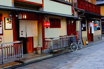 Straatje in Kyoto, Japan van Inge Hogenbijl
