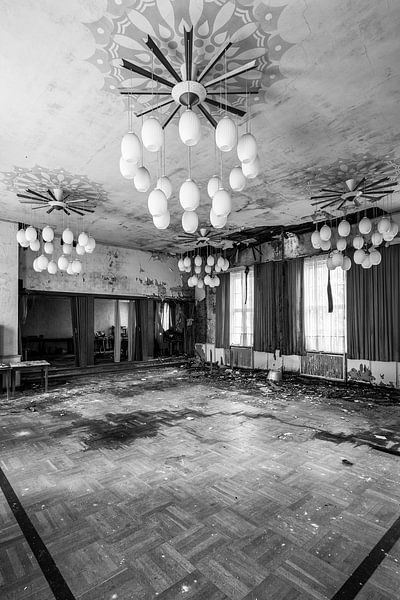 Allemagne - salle de bal désertée " 1er mai " par Gentleman of Decay
