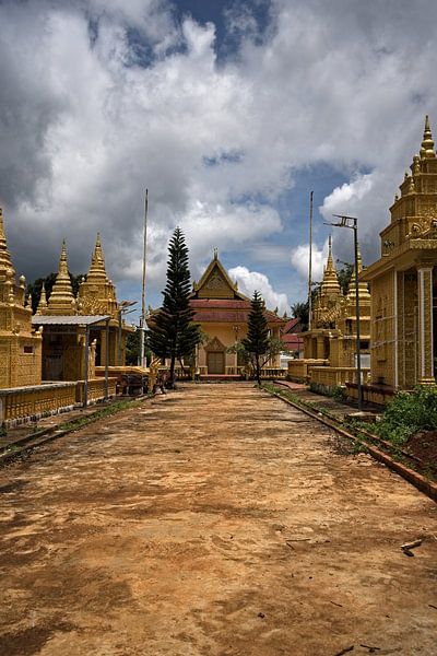 Wat Sen Monorom before the storm by Frank Photos