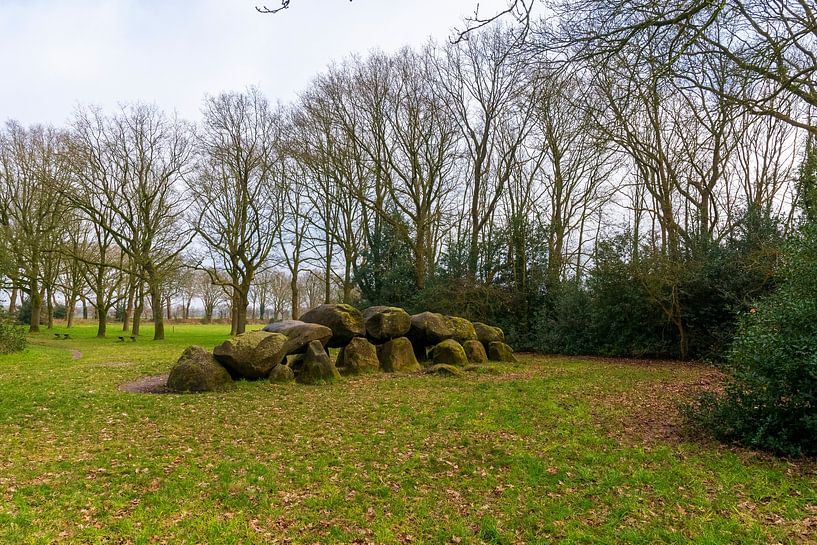 Hunebed by Merijn Loch