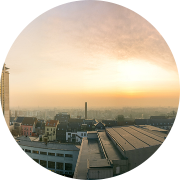 Zonsopgang met de boekentoren van Gent