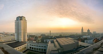 Zonsopgang met de boekentoren van Gent van Marcel Derweduwen