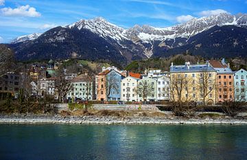 Oude stad aan de oever van de Inn in Innsbruck van ManfredFotos