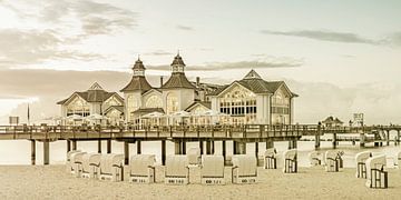 RÜGEN Seebrücke in Sellin zum Sonnenuntergang | Vintage Panorama von Melanie Viola