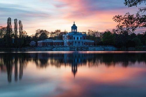 Marmorpalais in Potsdam im Sonnenuntergang und Spiegelung von Jens Seßler