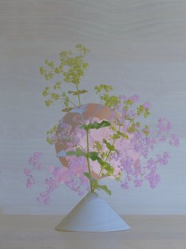 vaasje met bloemen van Jos Arents