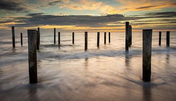 palendorp bij zonsondergang van peterheinspictures