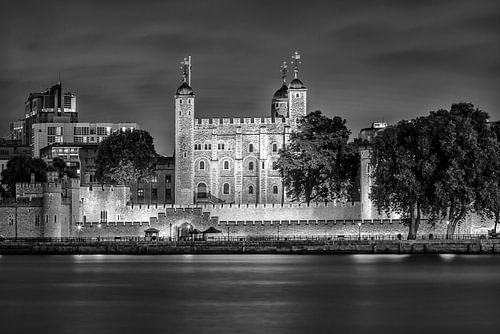De Tower of London in het avondlicht - zwart-wit