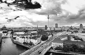 View over Berlin van Ilya Korzelius