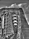 Zwart Wit  oude brug van P van Beek thumbnail