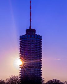 Blaue Stunde Hotelturm von Inaceline