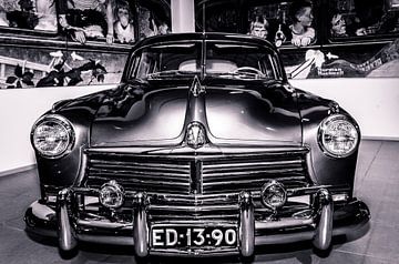 Hudson Commodore 8 vintage car in black and white by Gijs Rijsdijk