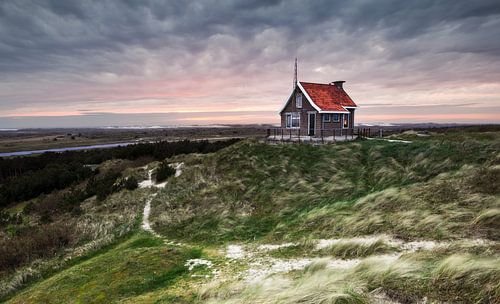 Poste d'aiguillage de Terschelling au coucher du soleil : un moment de beauté insulaire